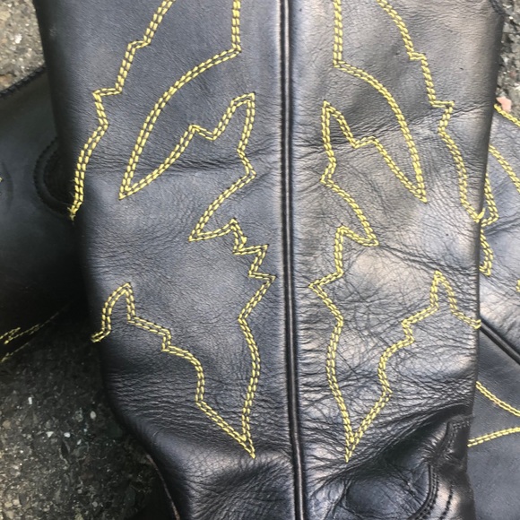 Custom made Grateful Dead stealy cowboy boots - Picture 2 of 12